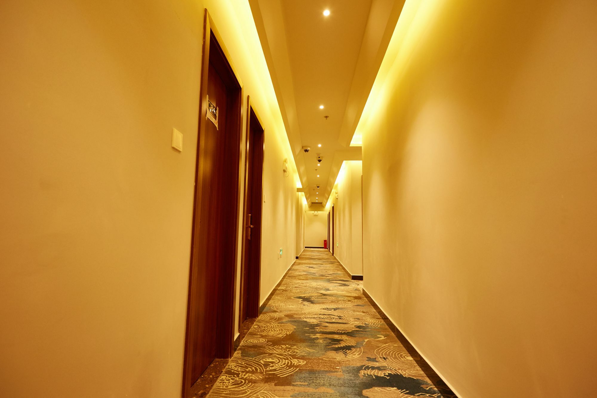 Meego Youth Hotel *